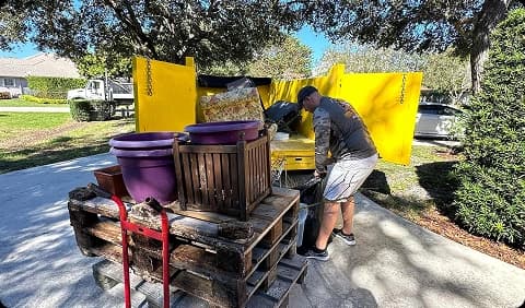 Junk removal service in Broward County