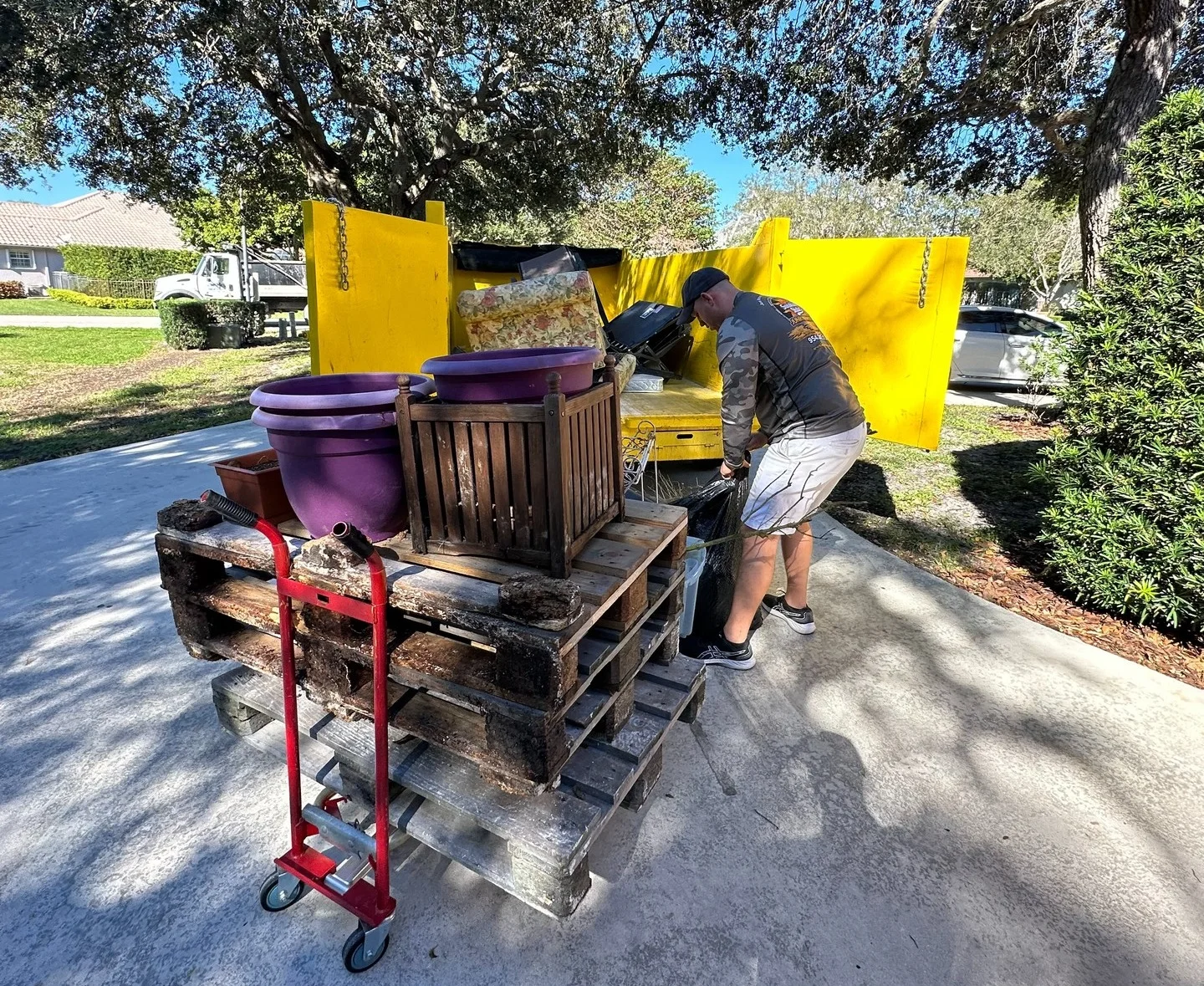 sunshines-state-junk-removal-working